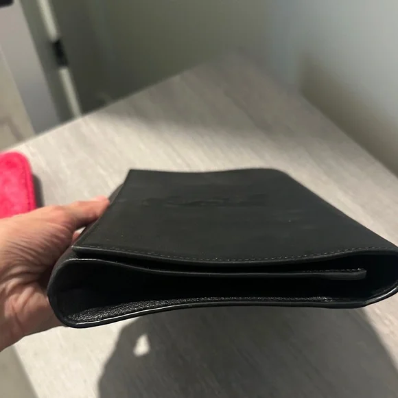 Yves Saint Laurent Black Leather clutch - Picture 3 of 3